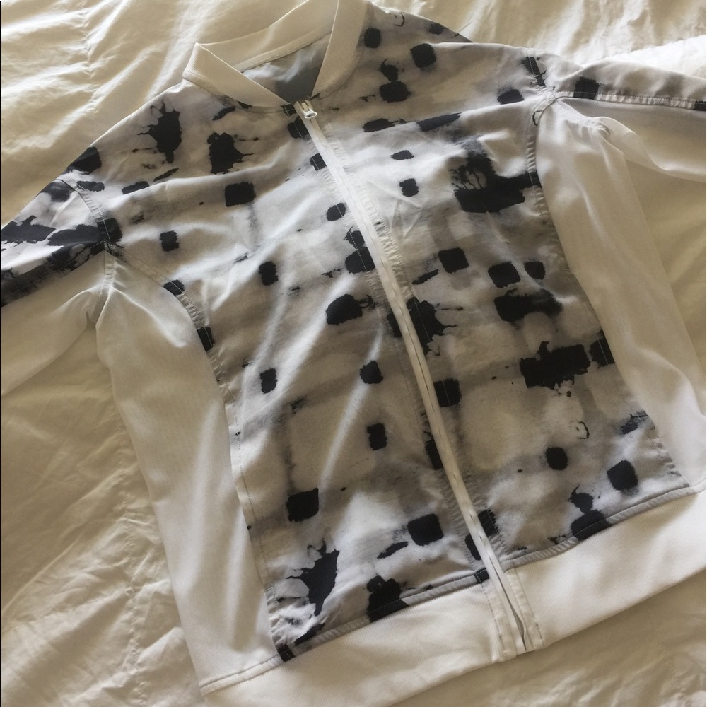 Lululemon nylon and mesh windbreaker